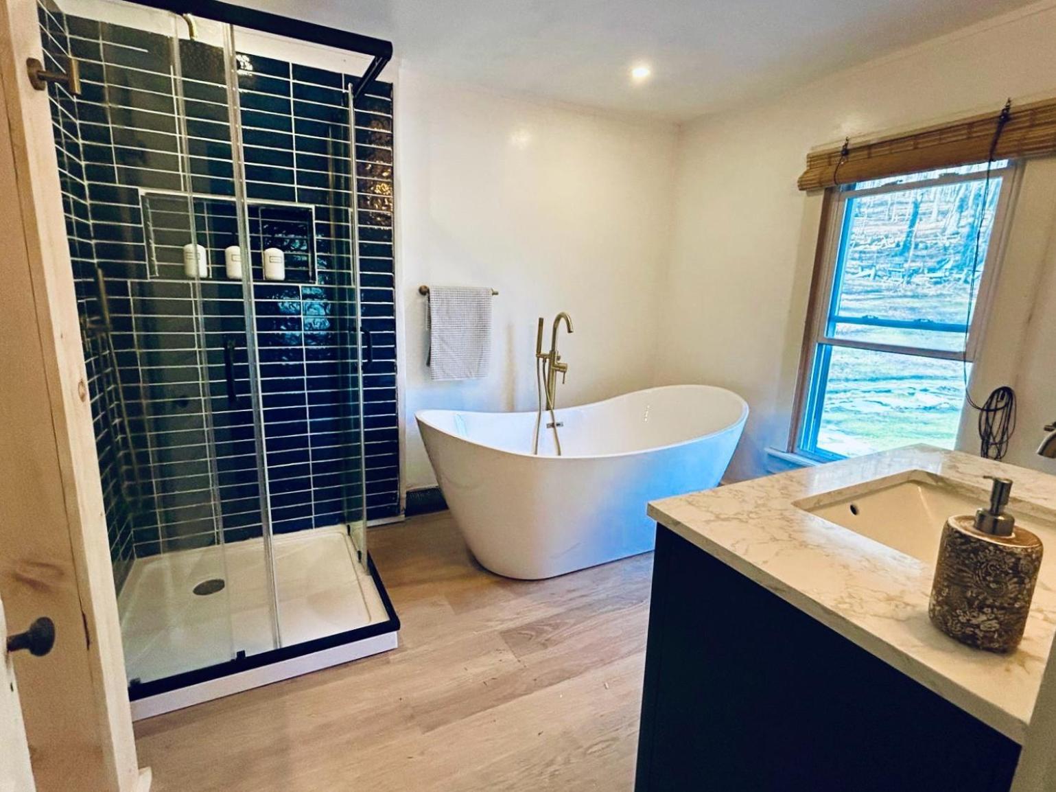 Cozy Cottage With Jacuzzi And Fire Pit And Reading Nook! Livingston Manor Екстер'єр фото